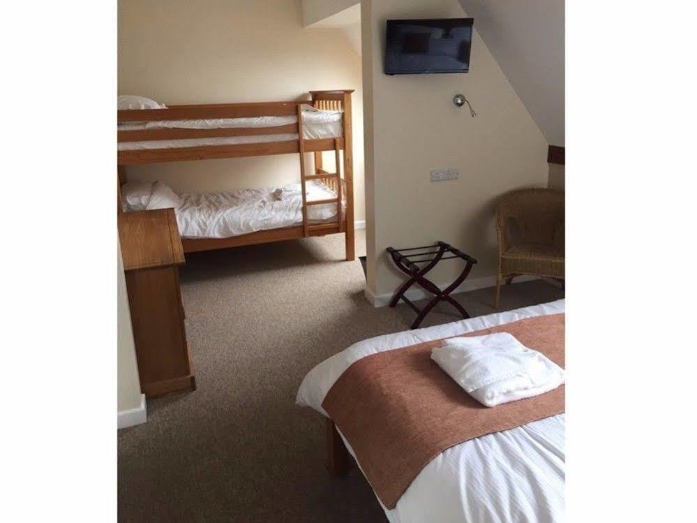 Neuadd Henllan Lodge ビルス・ウェールズ エクステリア 写真