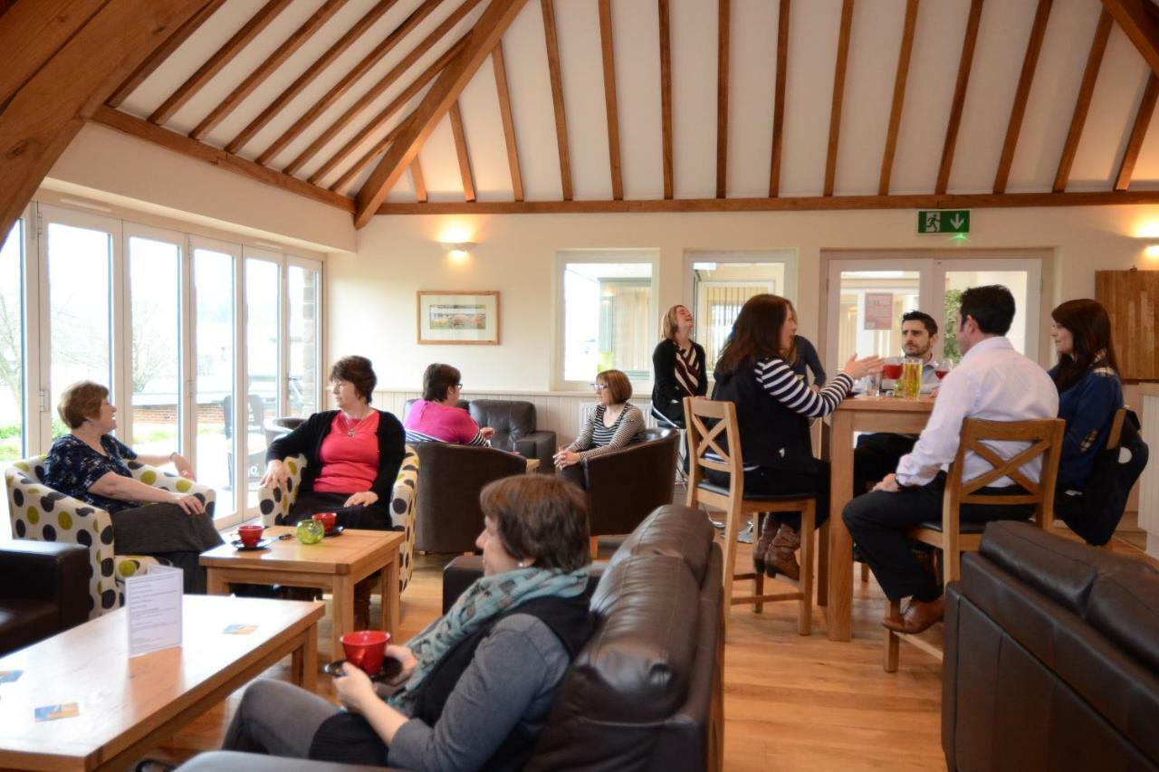 Neuadd Henllan Lodge ビルス・ウェールズ エクステリア 写真